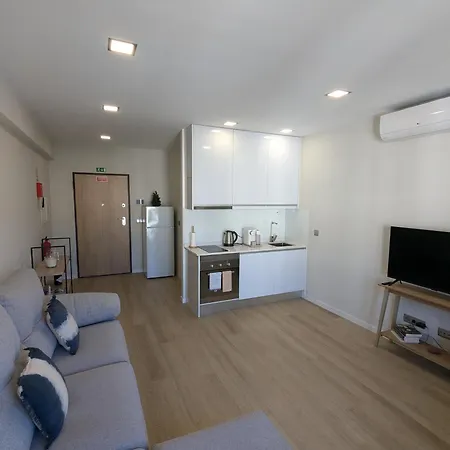 Top-floor One-bedroom Flats - Peaceful With Ocean And Views 아파트 *