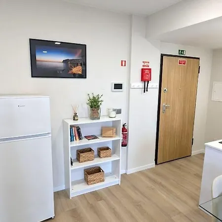 アパート Top-floor One-bedroom Flats - Peaceful With Ocean And Views