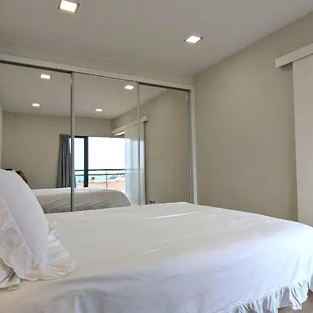 Top-floor One-bedroom Flats - Peaceful With Ocean And Views アパート フンシャル