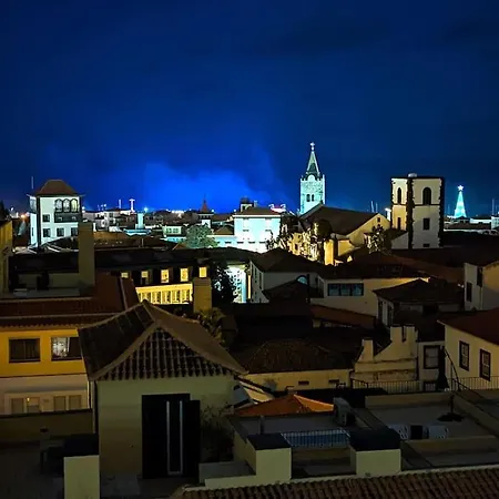 Top-floor One-bedroom Flats - Peaceful With Ocean And Views *