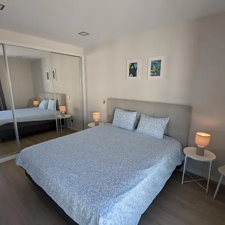 Top-floor One-bedroom Flats - Peaceful With Ocean And Views *