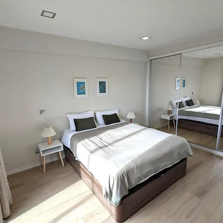 Top-floor One-bedroom Flats - Peaceful With Ocean And Views Lejlighed *