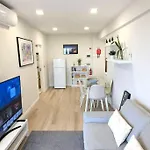 Top-floor One-bedroom Flats - Peaceful With Ocean And Views Lägenhet