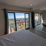 Top-floor One-bedroom Flats - Peaceful With Ocean And Views * Funchal (Madeira)