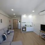 Apartment Top-floor One-bedroom Flats - Peaceful With Ocean And Views *