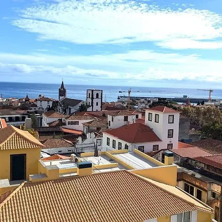 Top-floor One-bedroom Flats - Peaceful With Ocean And Views * Funchal (Madeira)