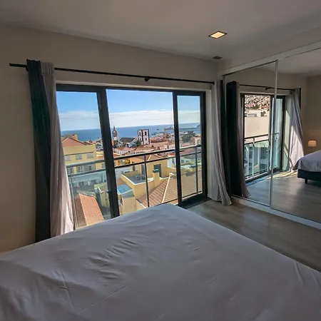 Top-floor One-bedroom Flats - Peaceful With Ocean And Views * Funchal (Madeira)
