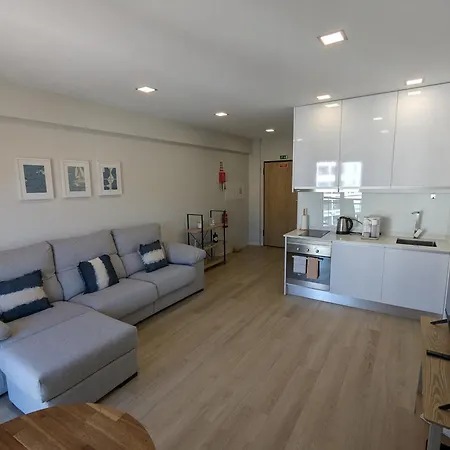 Top-floor One-bedroom Flats - Peaceful With Ocean And Views *