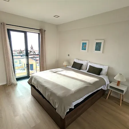 Apartment Top-floor One-bedroom Flats - Peaceful With Ocean And Views *