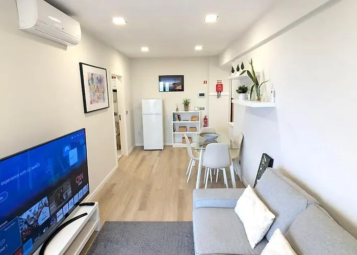 Top-floor One-bedroom Flats - Peaceful With Ocean And Views 公寓 *