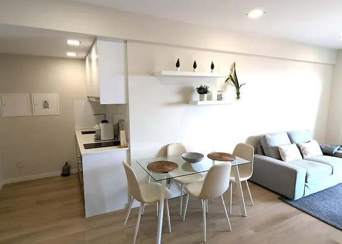 Top-floor One-bedroom Flats - Peaceful With Ocean And Views * 丰沙尔