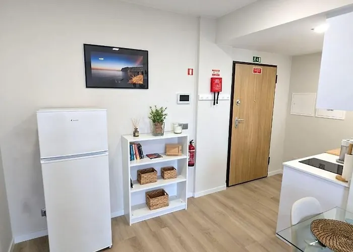 公寓 Top-floor One-bedroom Flats - Peaceful With Ocean And Views