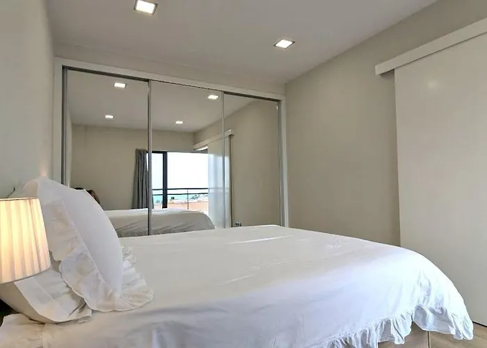 Top-floor One-bedroom Flats - Peaceful With Ocean And Views Appartement Funchal (Madeira)