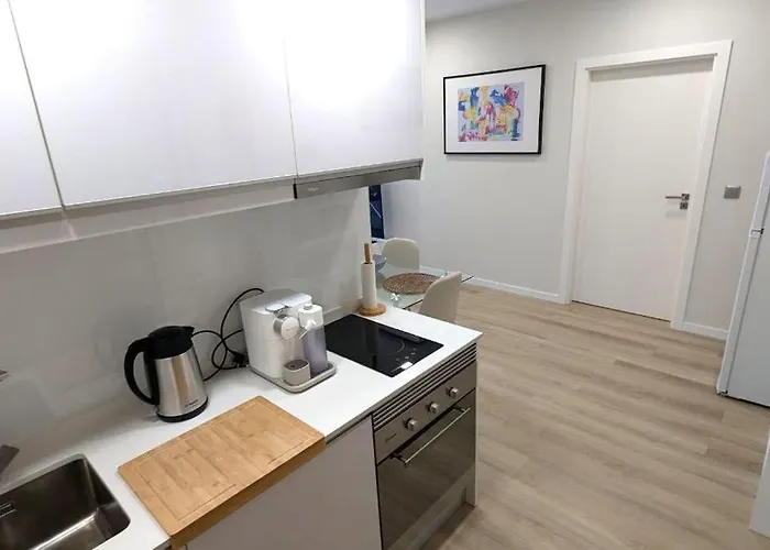 Top-floor One-bedroom Flats - Peaceful With Ocean And Views