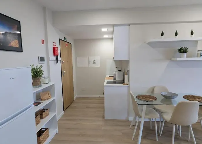 公寓 Top-floor One-bedroom Flats - Peaceful With Ocean And Views