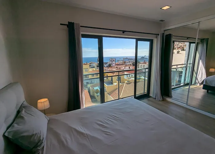 Top-floor One-bedroom Flats - Peaceful With Ocean And Views 公寓