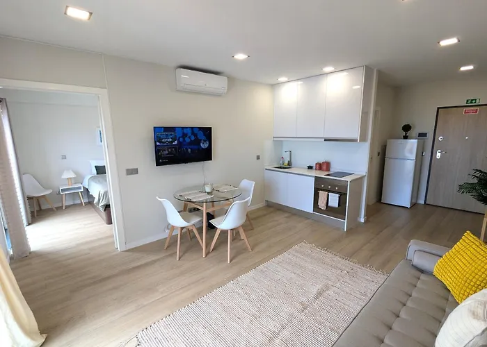 公寓 Top-floor One-bedroom Flats - Peaceful With Ocean And Views