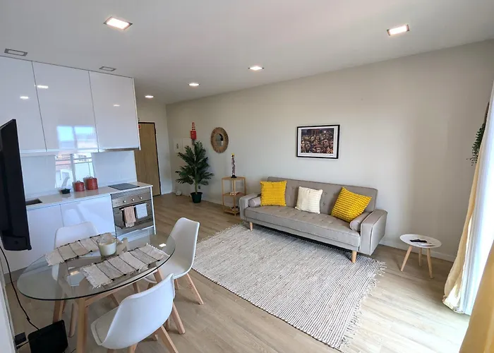 Top-floor One-bedroom Flats - Peaceful With Ocean And Views 公寓