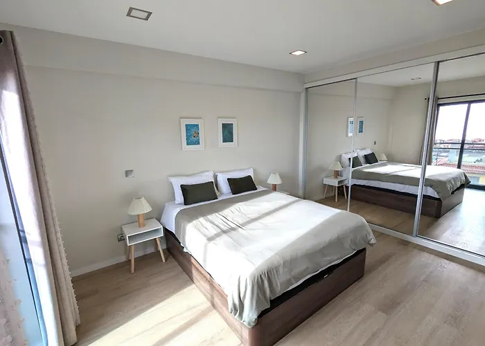 Top-floor One-bedroom Flats - Peaceful With Ocean And Views Apartamento *