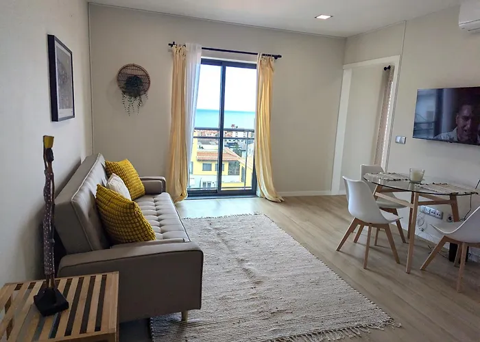 Top-floor One-bedroom Flats - Peaceful With Ocean And Views 丰沙尔