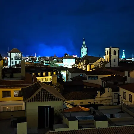 Top-floor One-bedroom Flats - Peaceful With Ocean And Views *